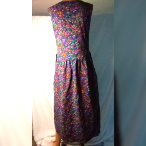 Requirements Floral Pinafore - Picture 3 of 3